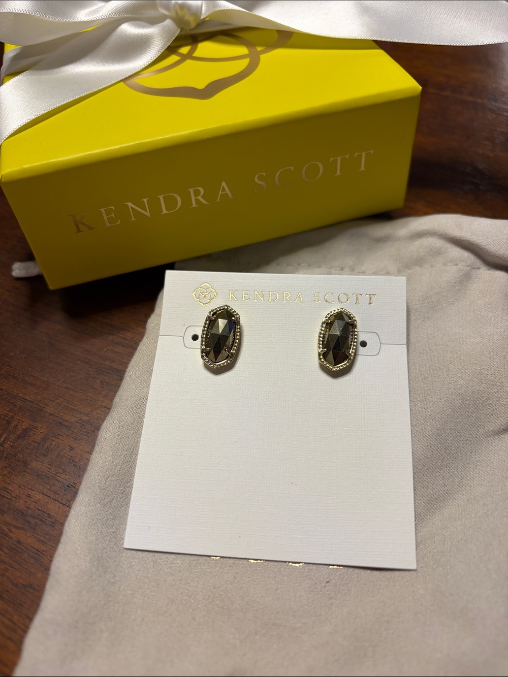 Kendra Scott Ellie stud earrings in gold